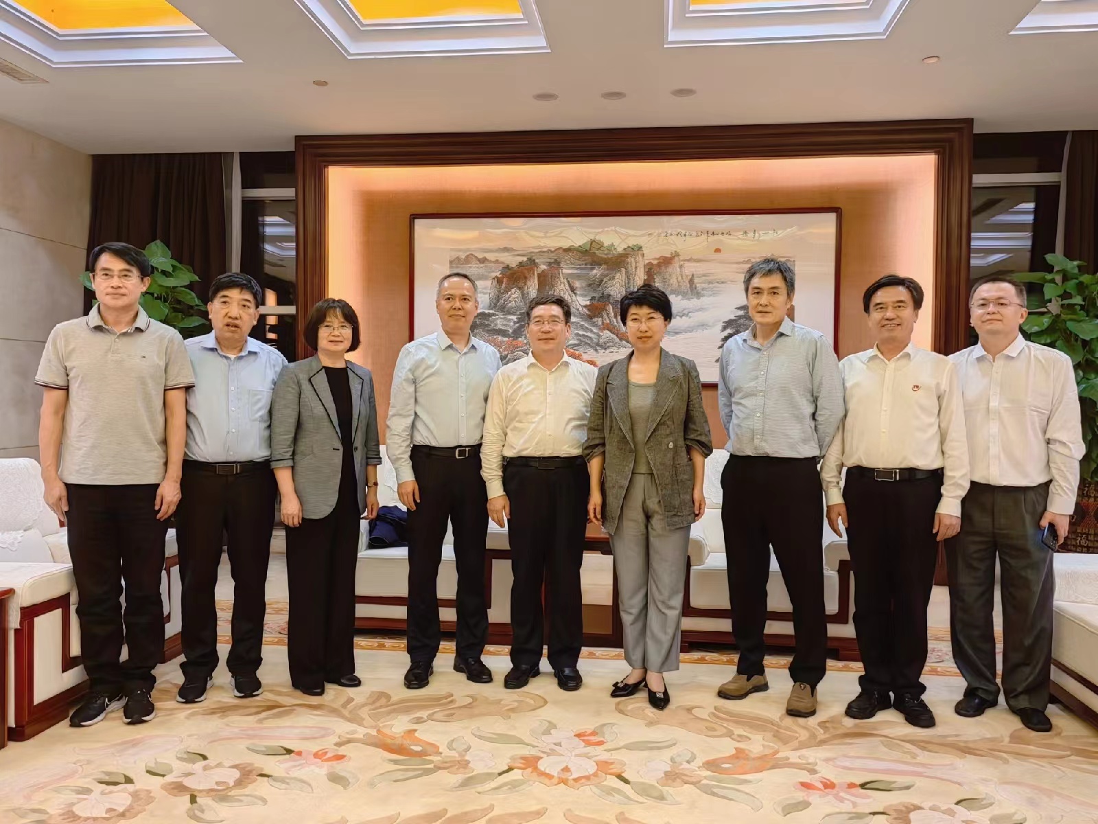 Li Changping Meets with Academician Wei Wei, Vice President of our association, and His Delegation